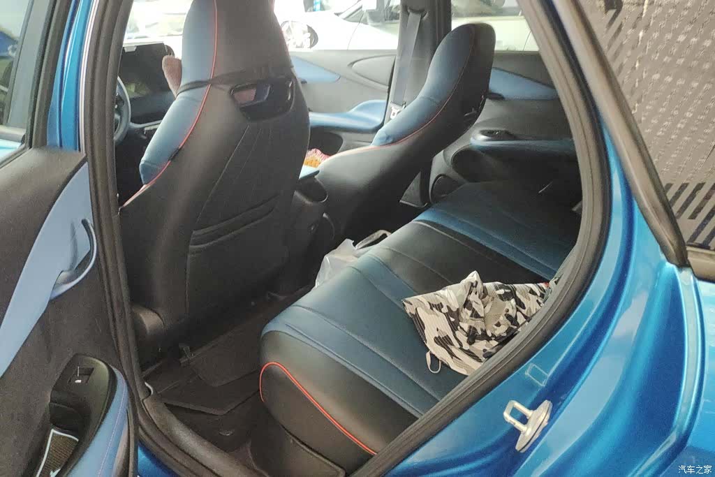 BYD Dolphin, 2022 11