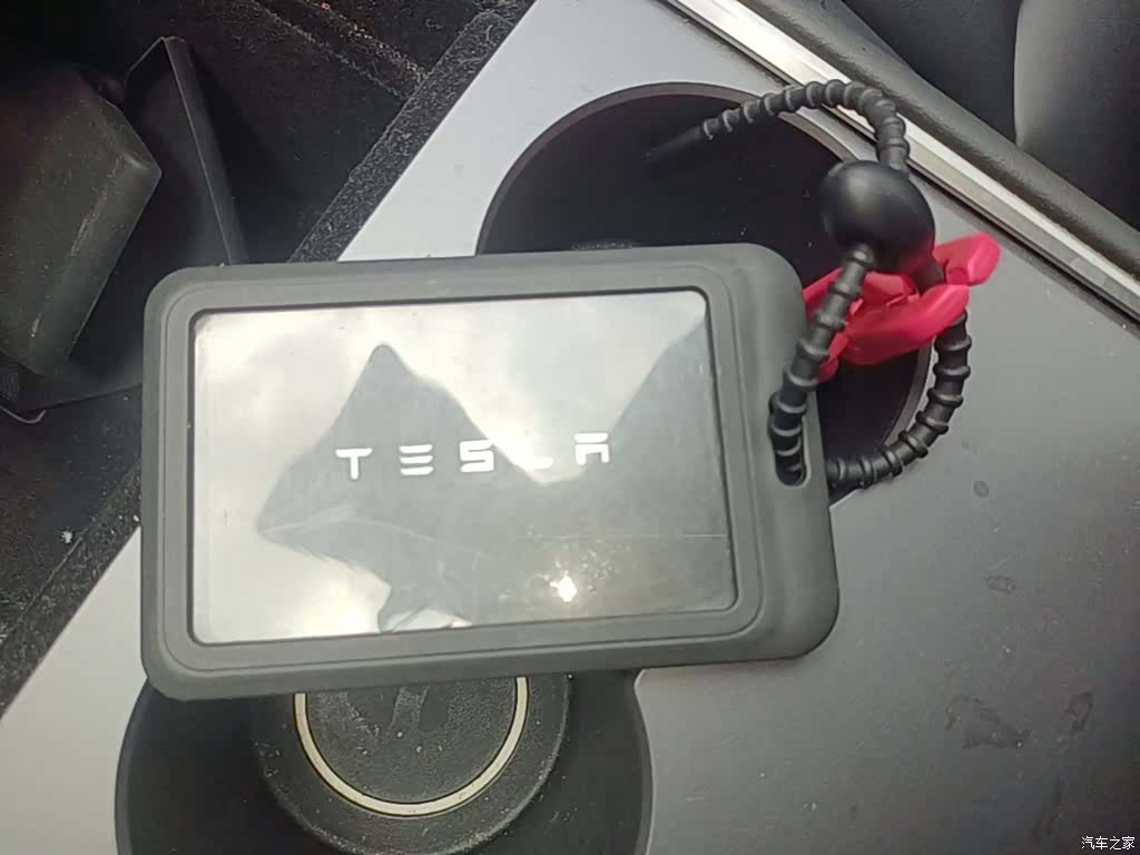 Tesla Model Y, 2023 9