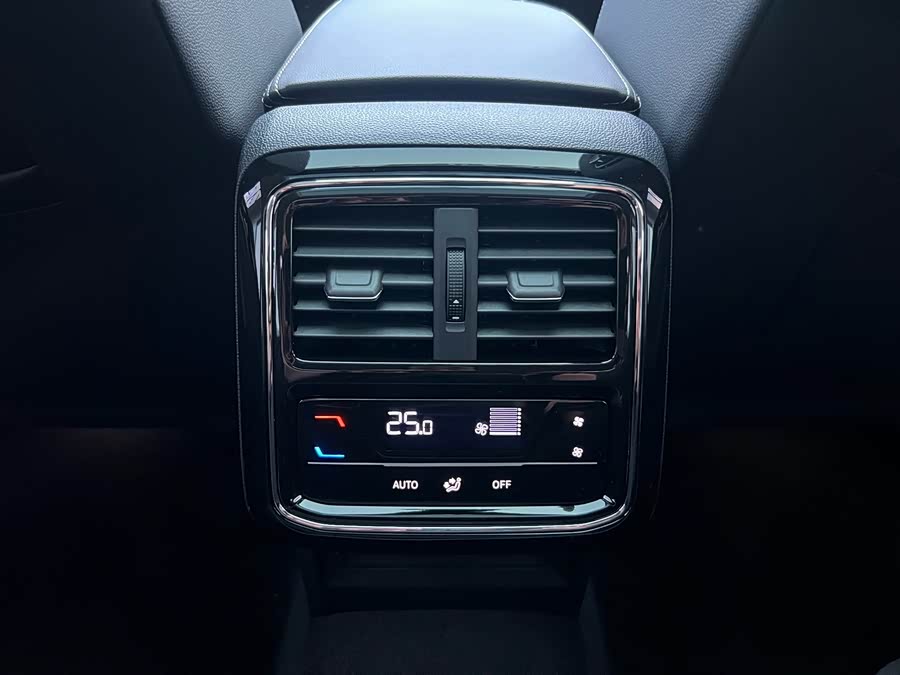 Volkswagen Passat 2024, фото 13