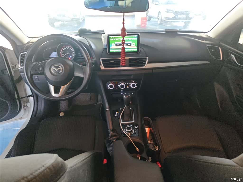 Mazda Mazda3, 2016 10
