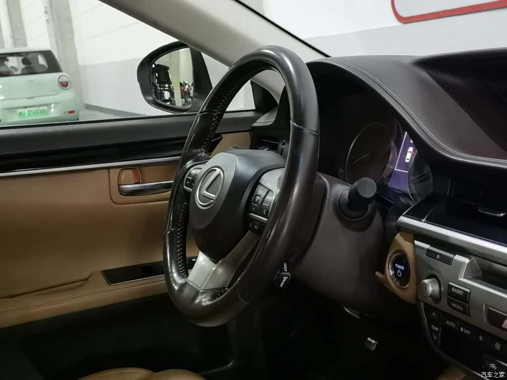 Lexus ES, 2017 22