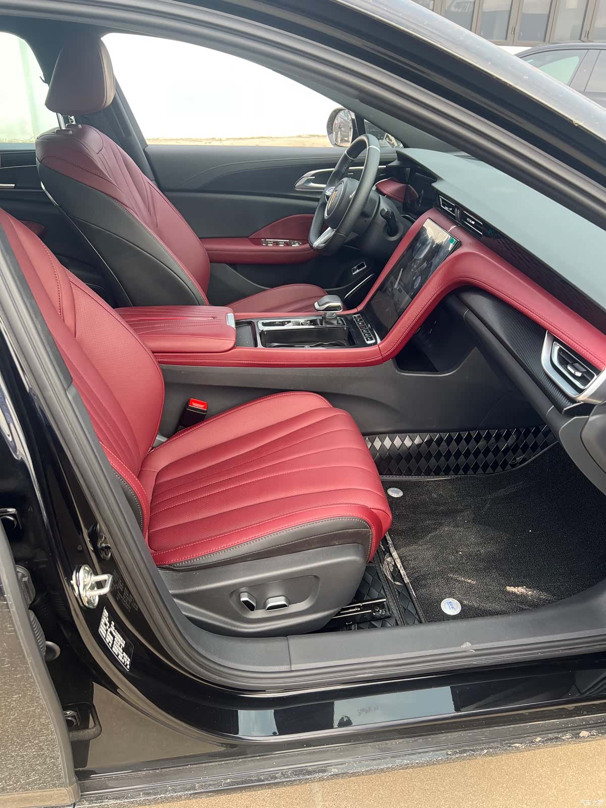 Hongqi H5, 2025 11
