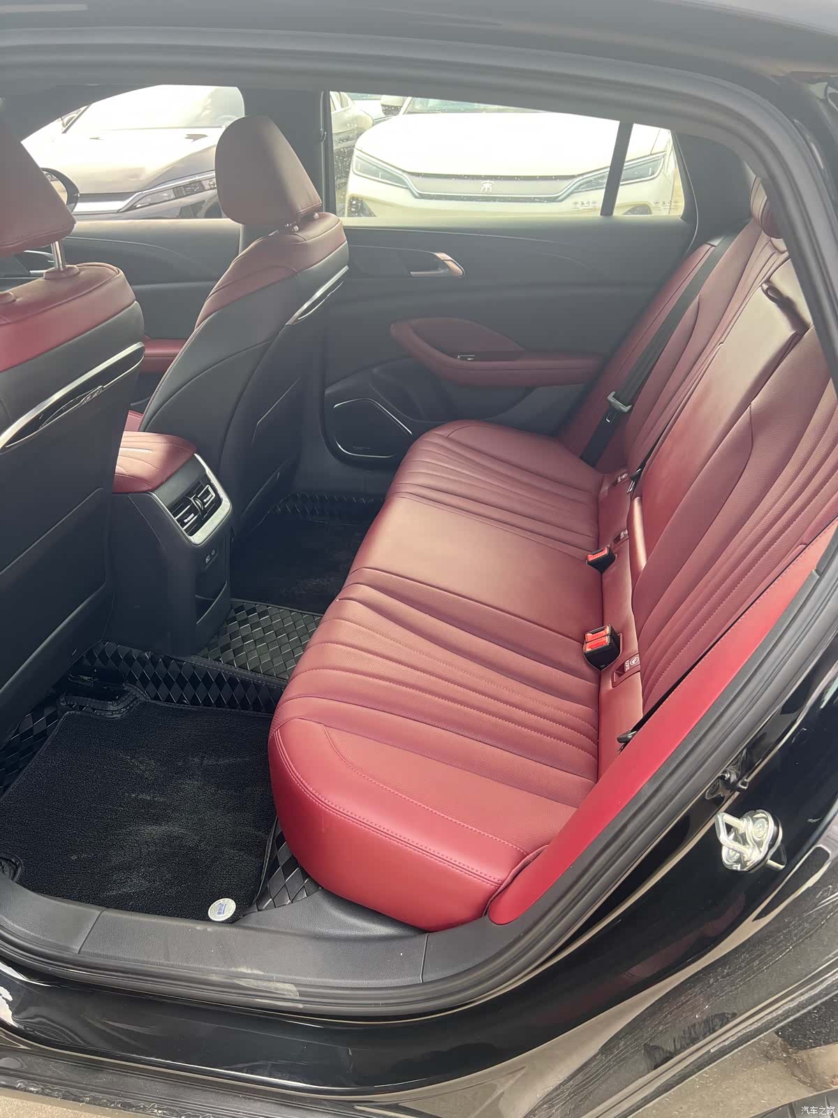Hongqi H5, 2025 13
