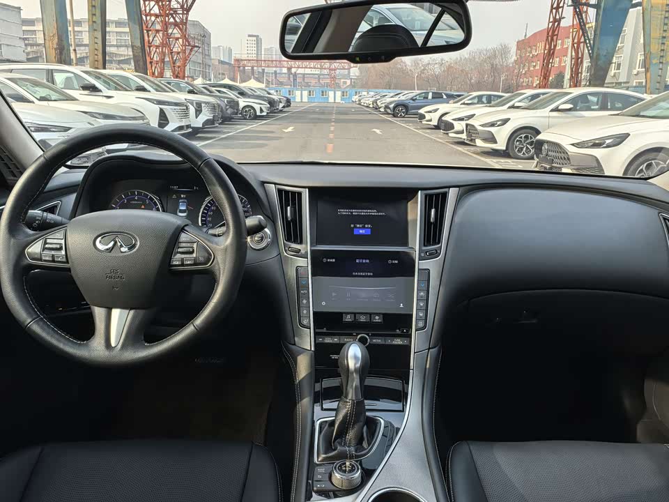 Infiniti Q50L