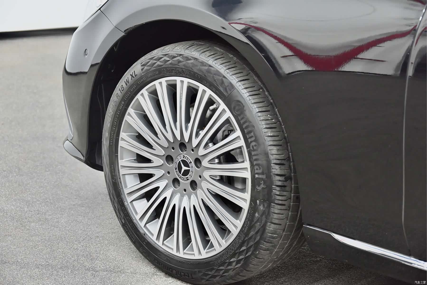 Mercedes-Benz E-Class, 2022 25