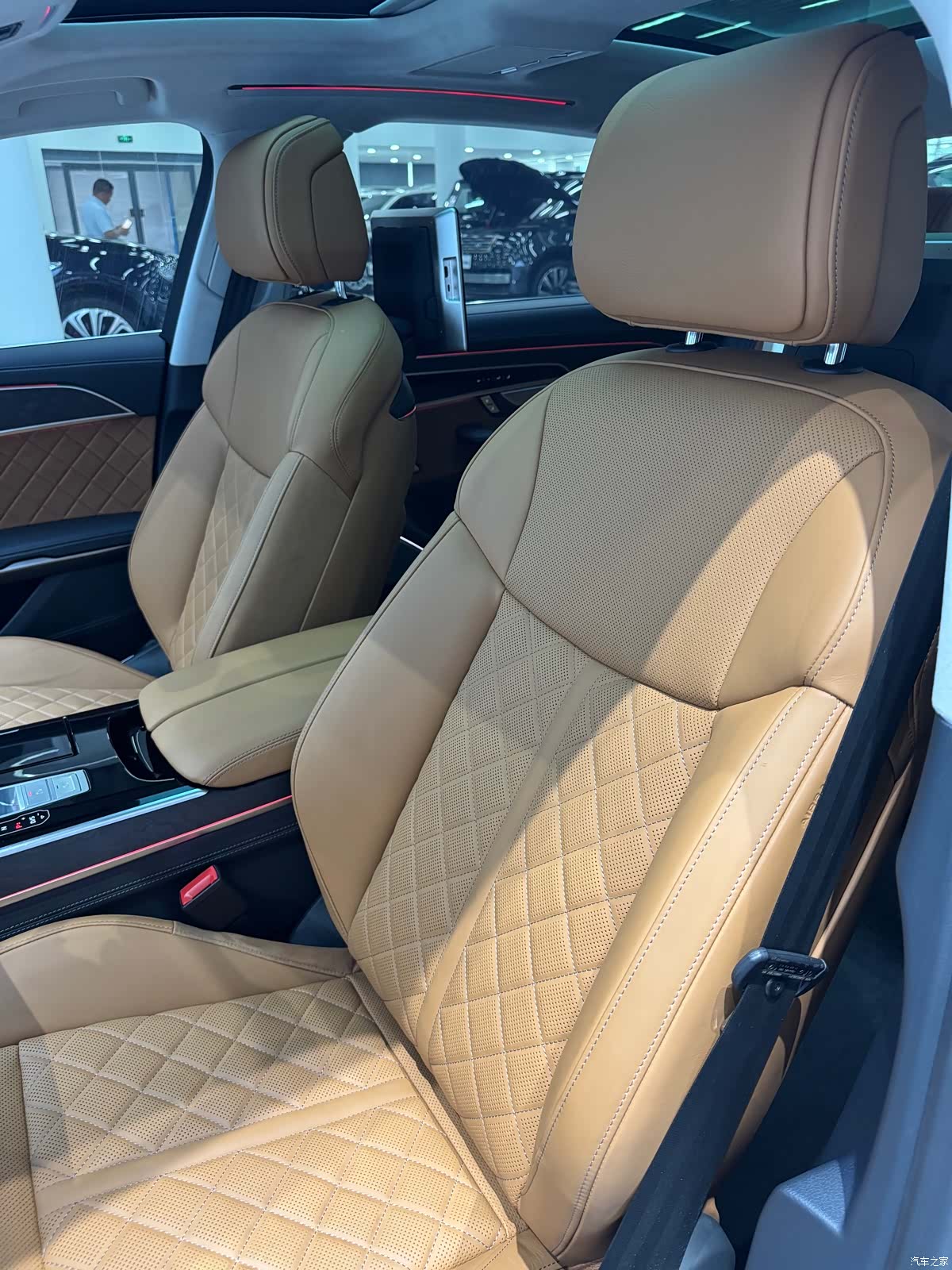 Audi A8L, 2025 14