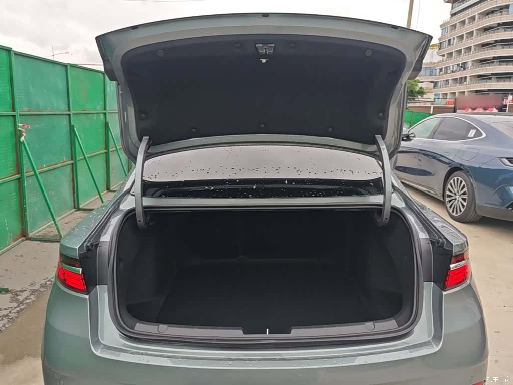 Geely Preface, 2025 19