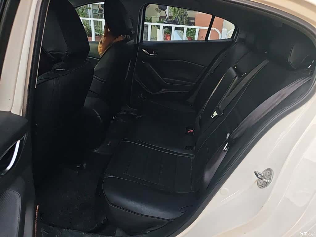 Mazda Mazda3, 2015 18