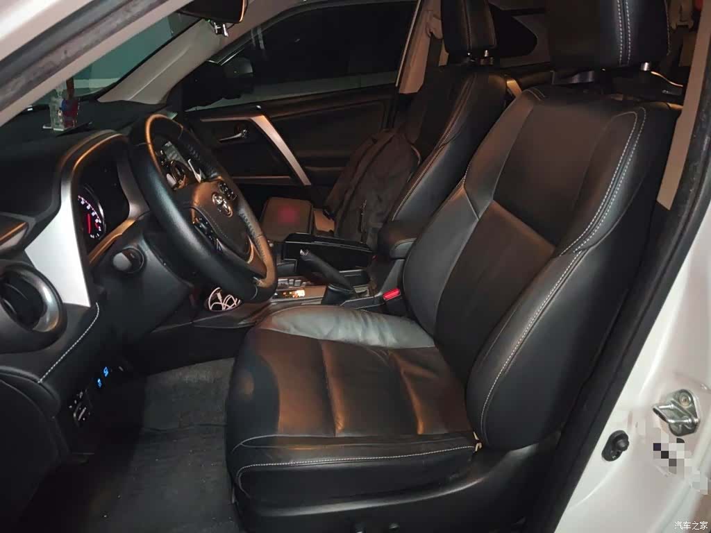 Toyota RAV4, 2017 16