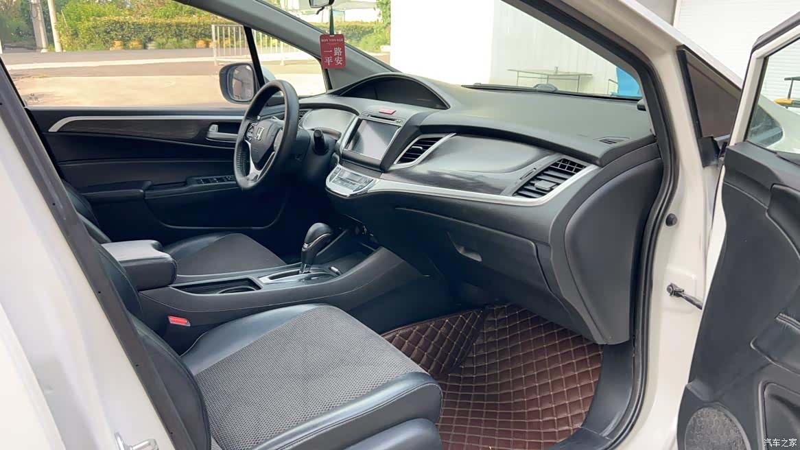 Honda Jade, 2015 4
