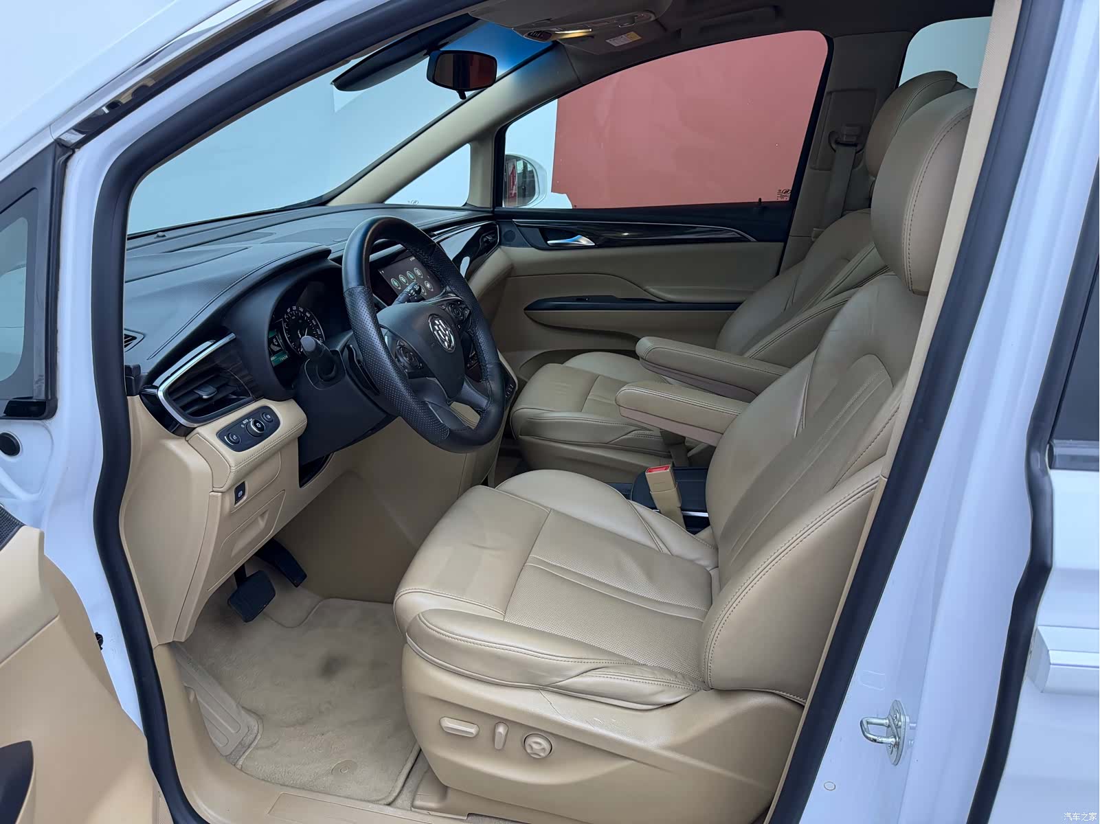 Buick GL8, 2018 все фото
