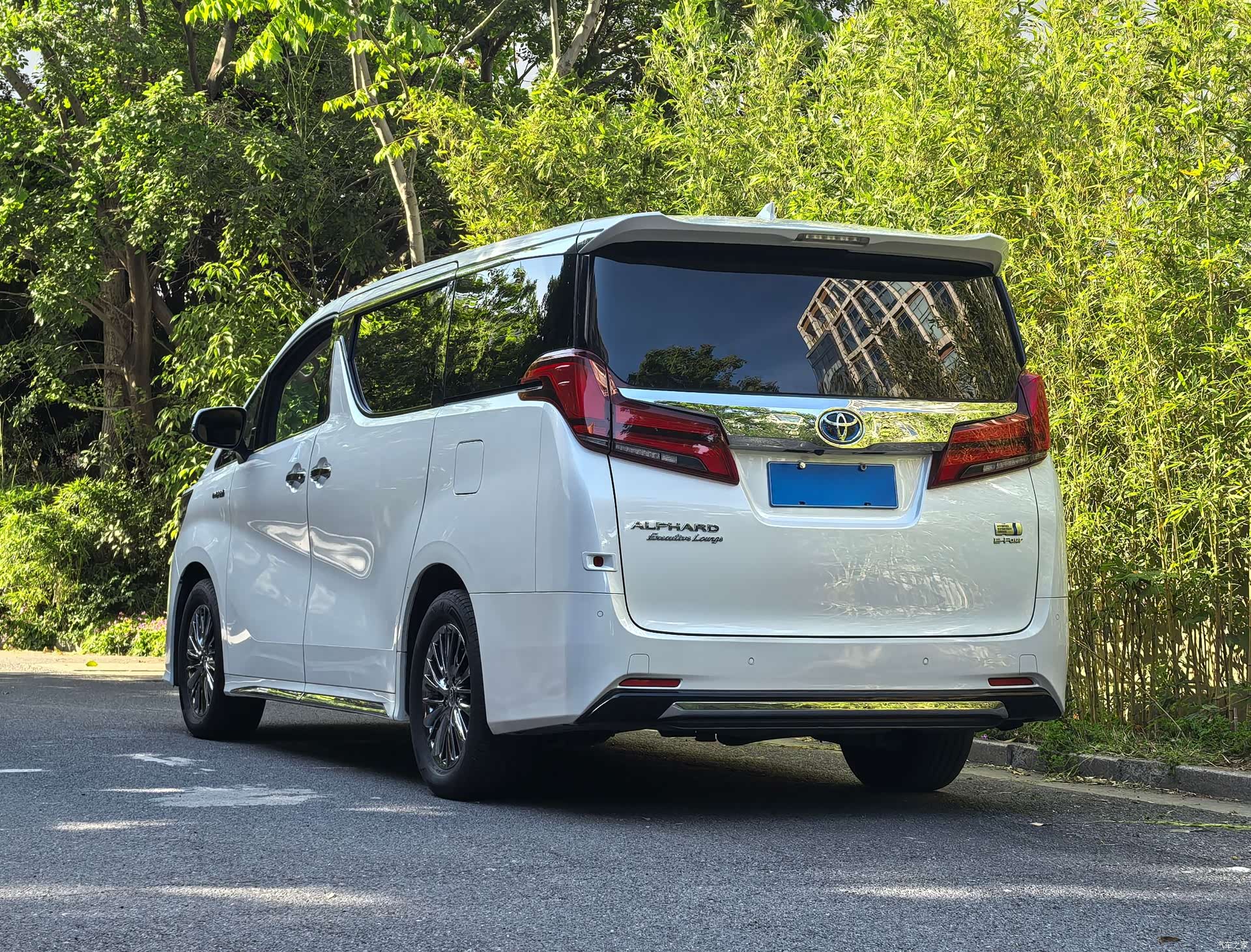 Toyota Alphard, 2021 4