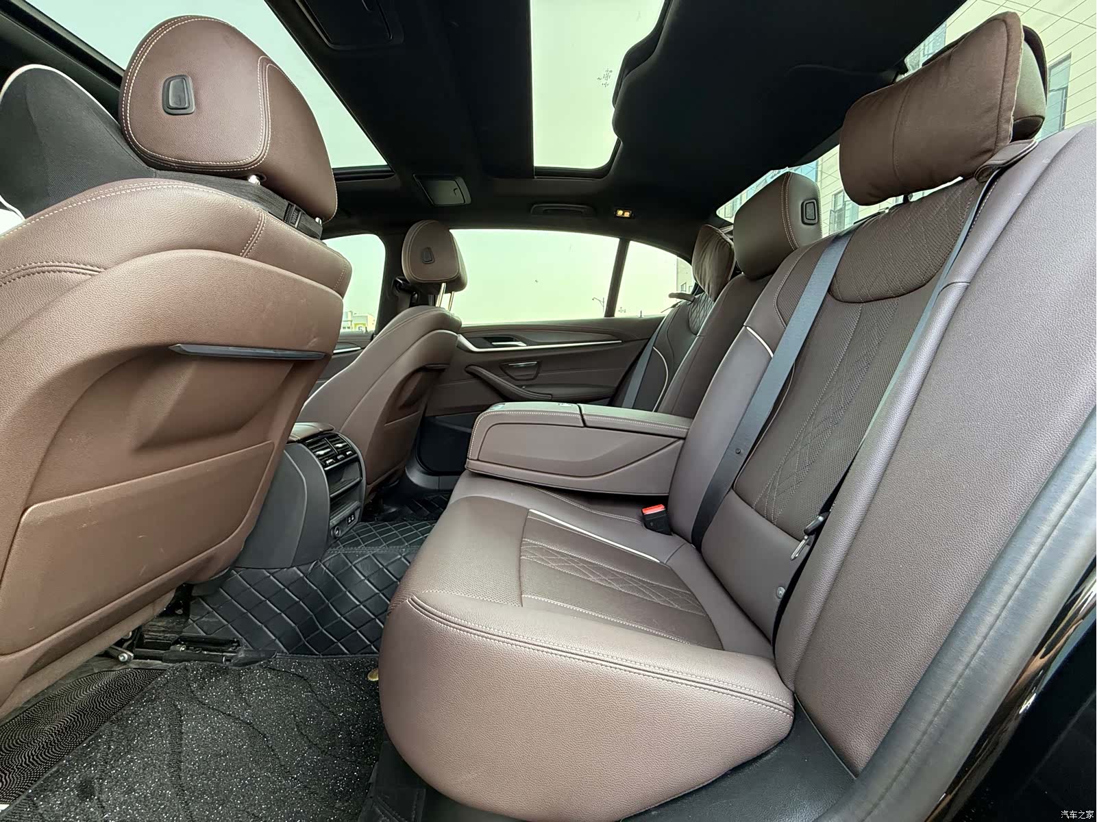 BMW 5 Series, 2023 17