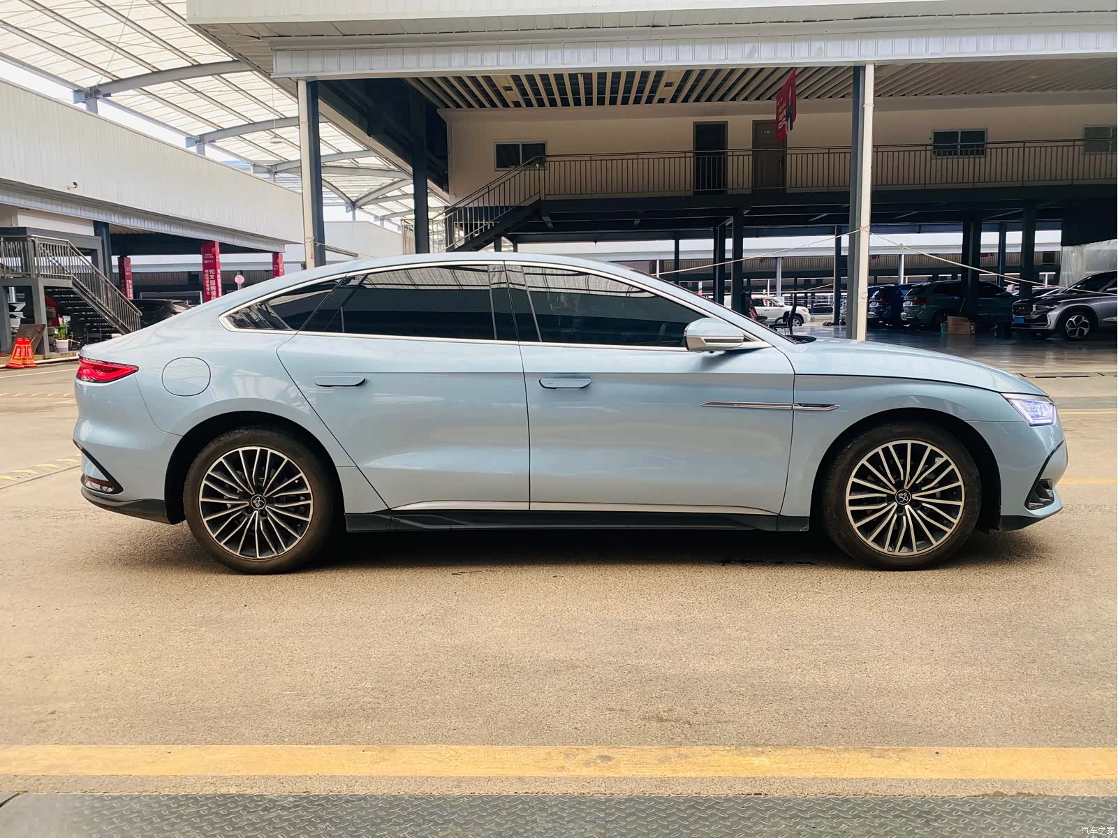 BYD Han, 2023 4