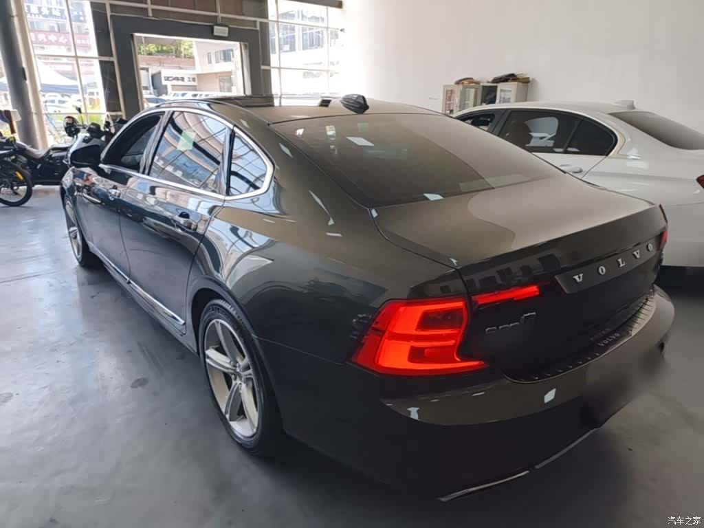 Volvo S90, 2018 все фото