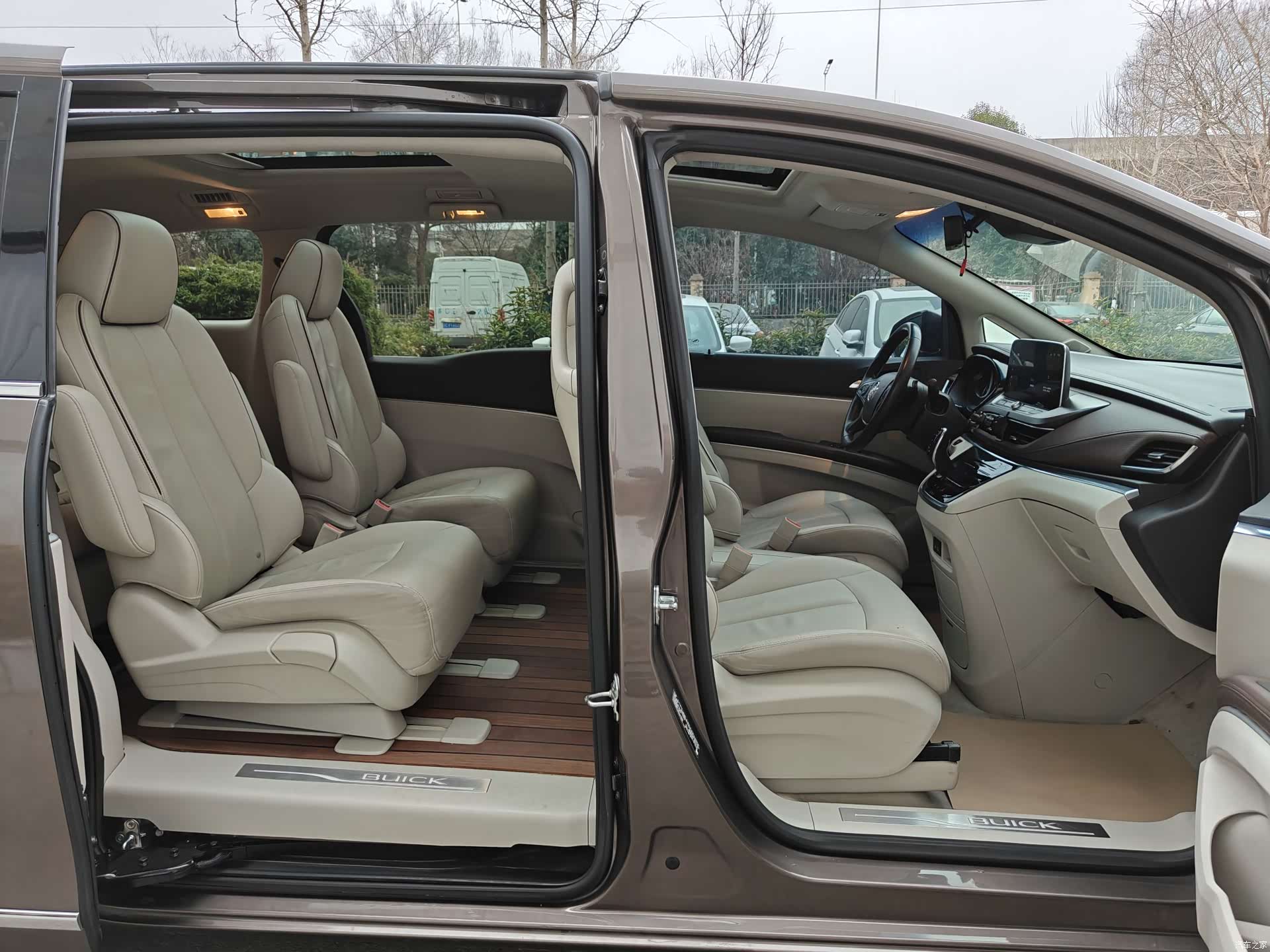 Buick GL8, 2021 9