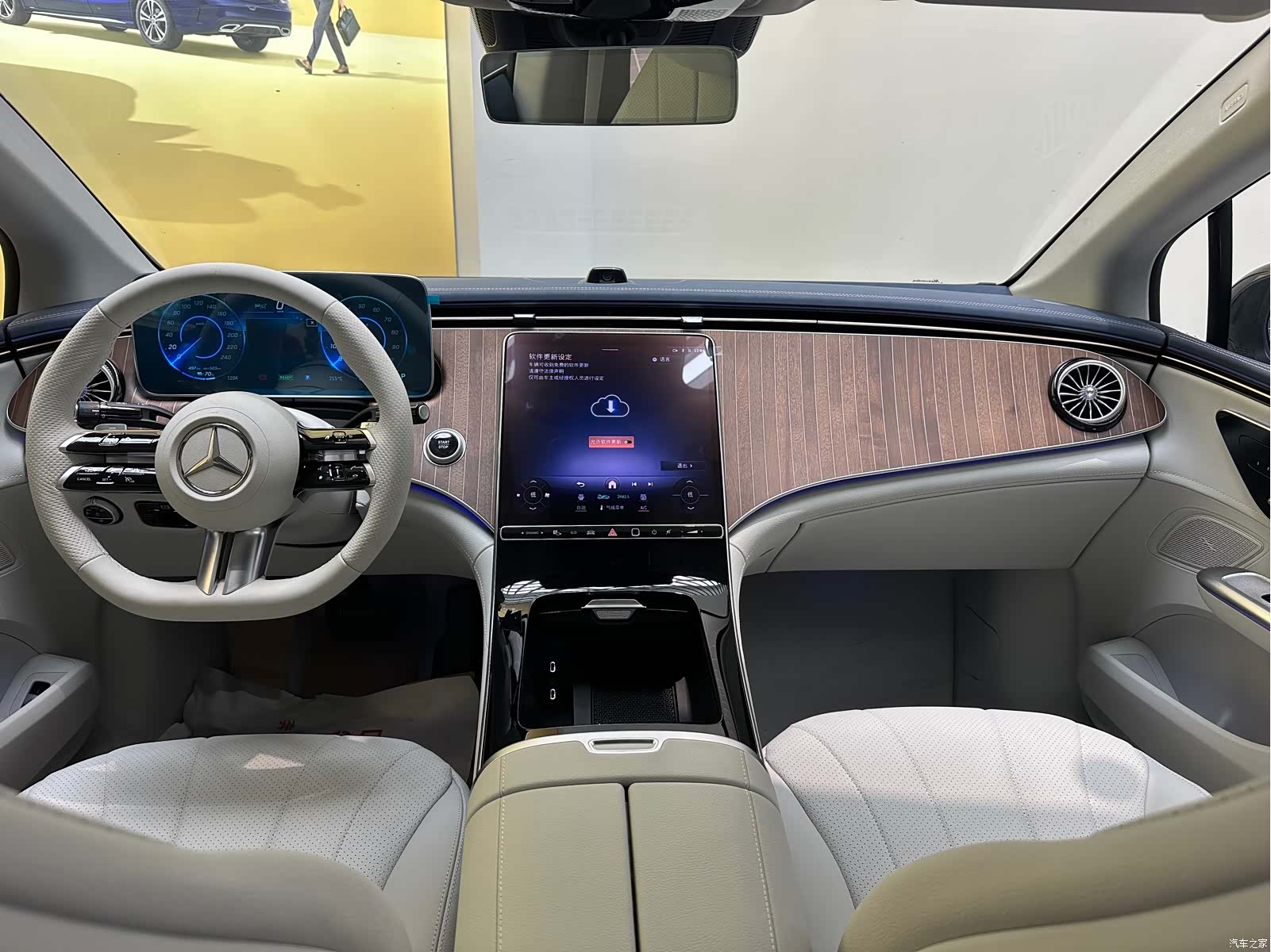Mercedes-Benz EQE, 2025 9