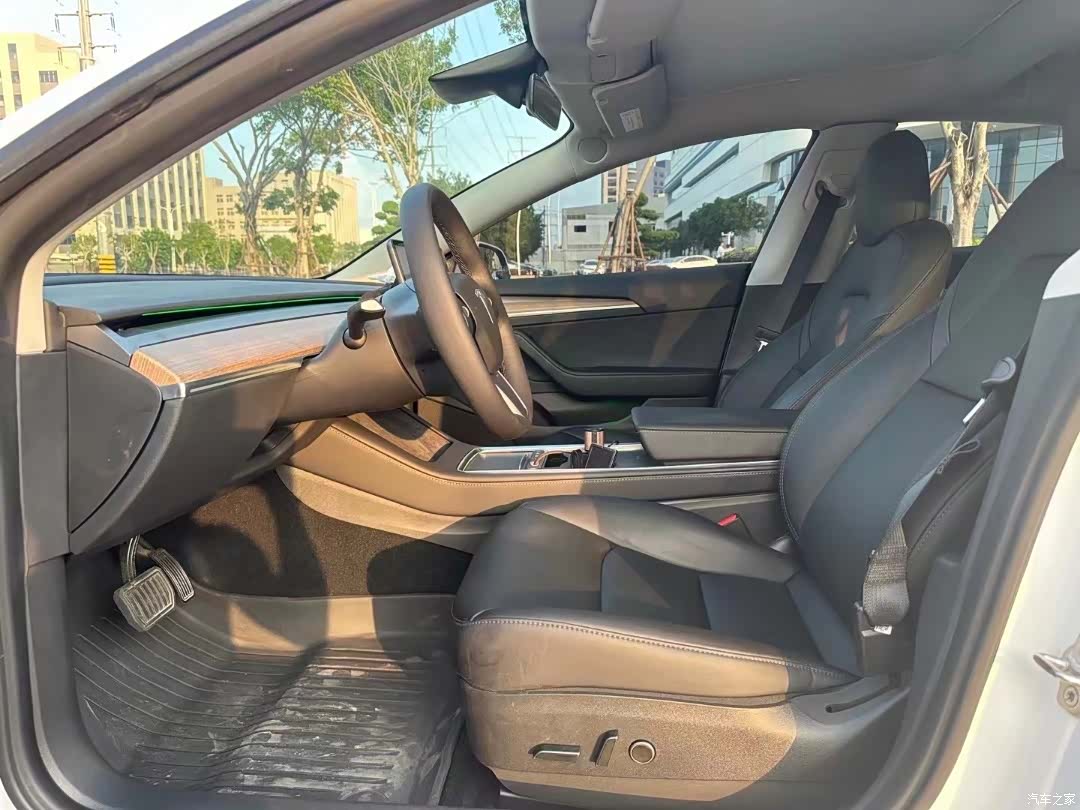 Tesla Model 3, 2022 4