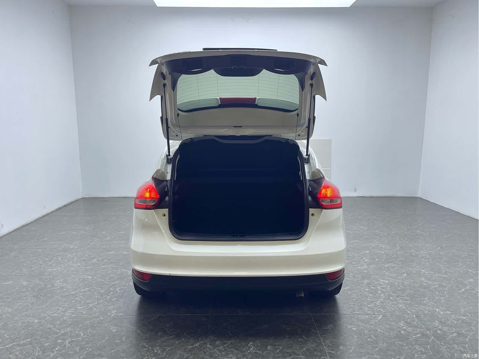 Ford Focus, 2018 7