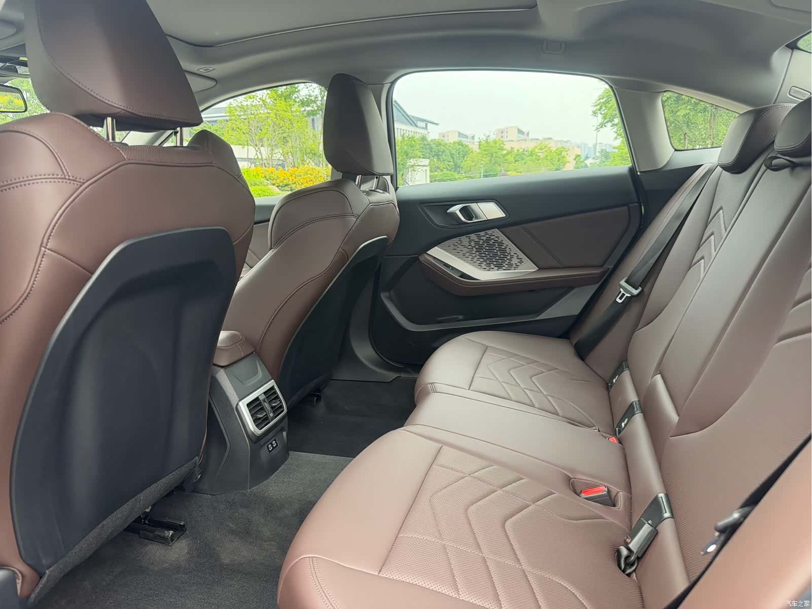 BMW 2 Series, 2025 11