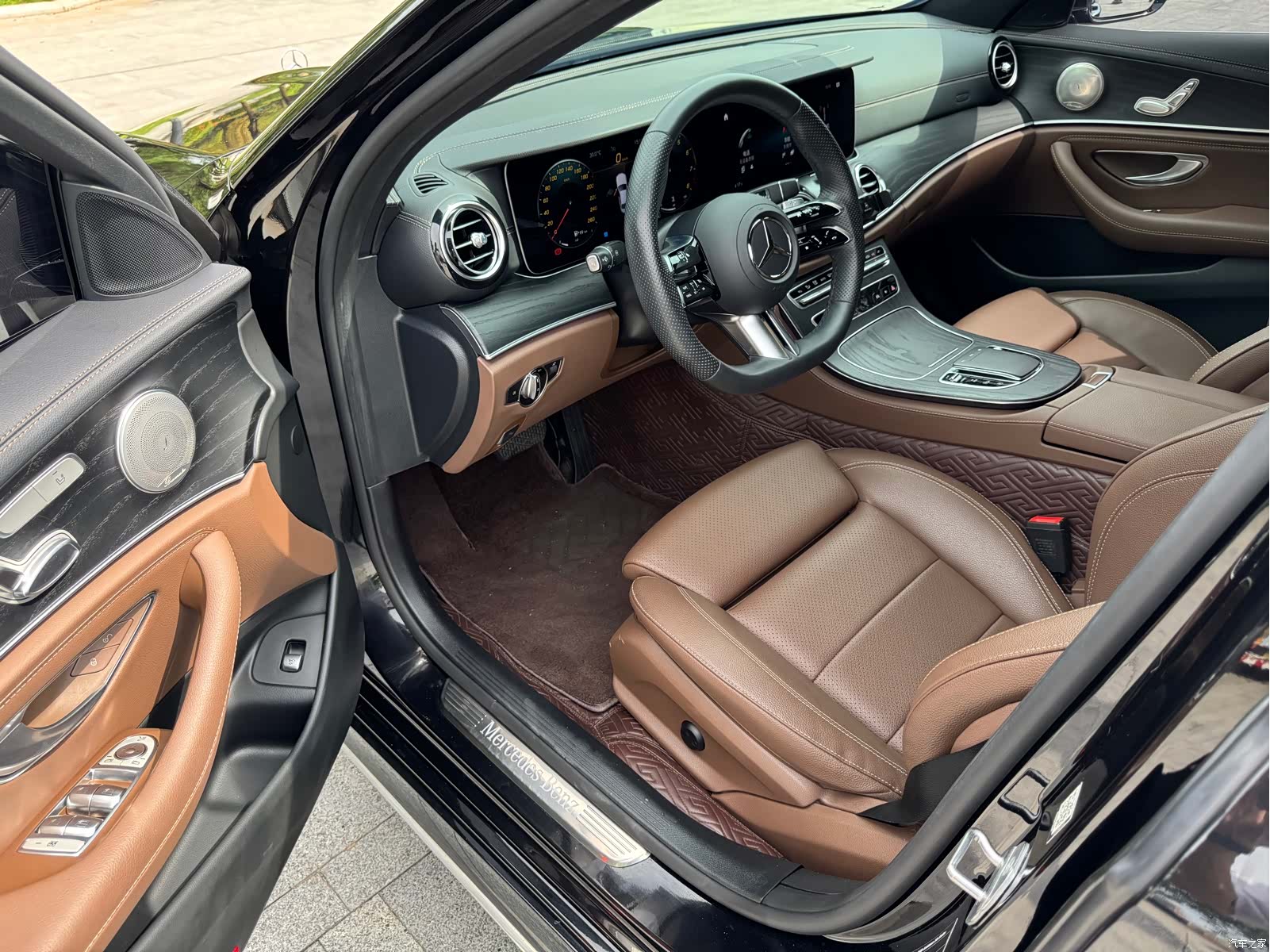 Mercedes-Benz E-Class, 2023 10
