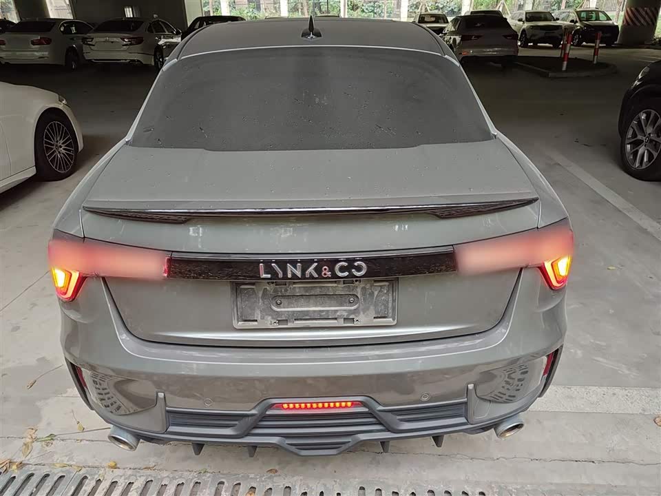 Lynk & Co 03