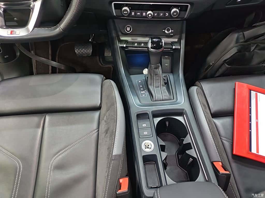 Audi Q3, 2022 14