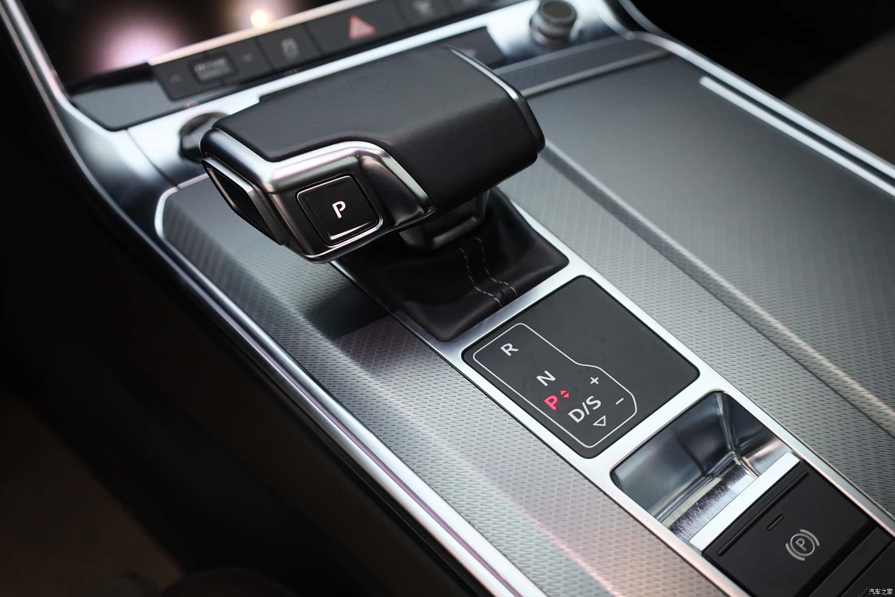 Audi A7L, 2024 27