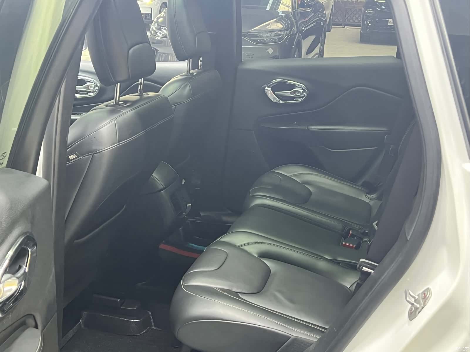 Jeep Cherokee, 2016 14