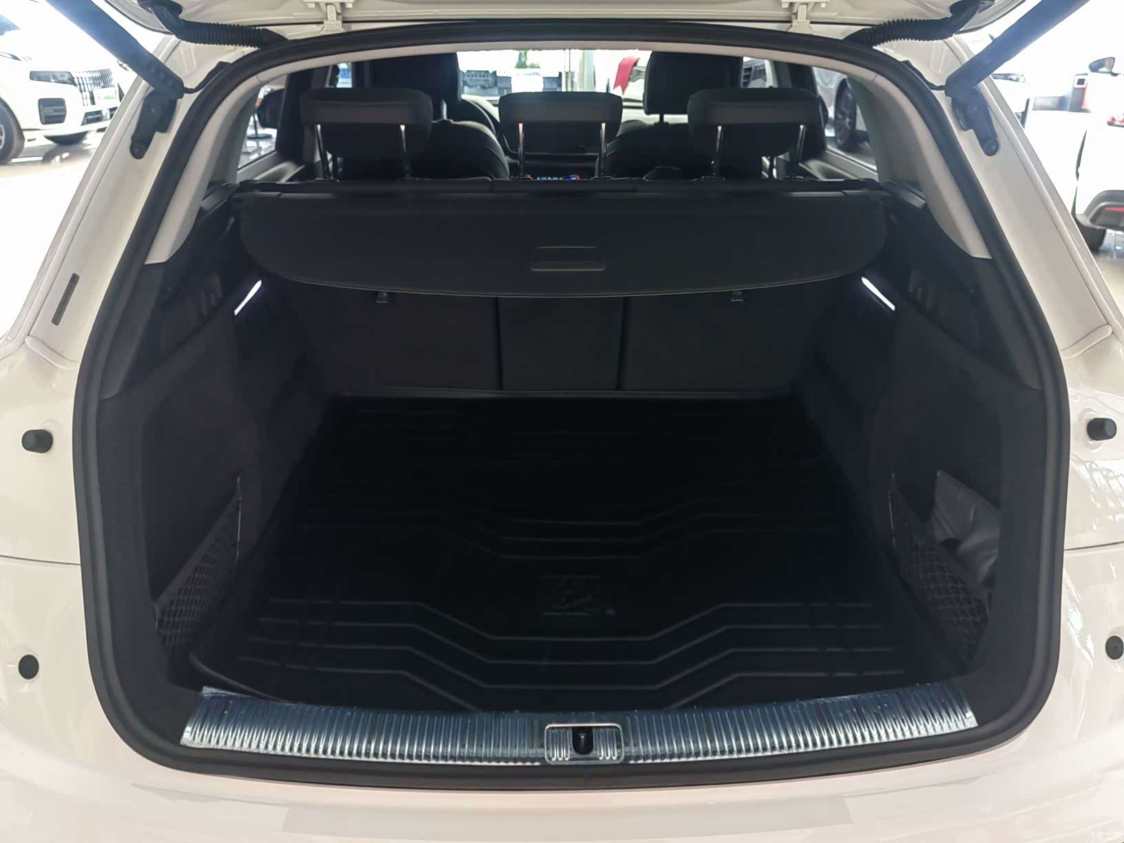 Audi Q5L, 2022 14