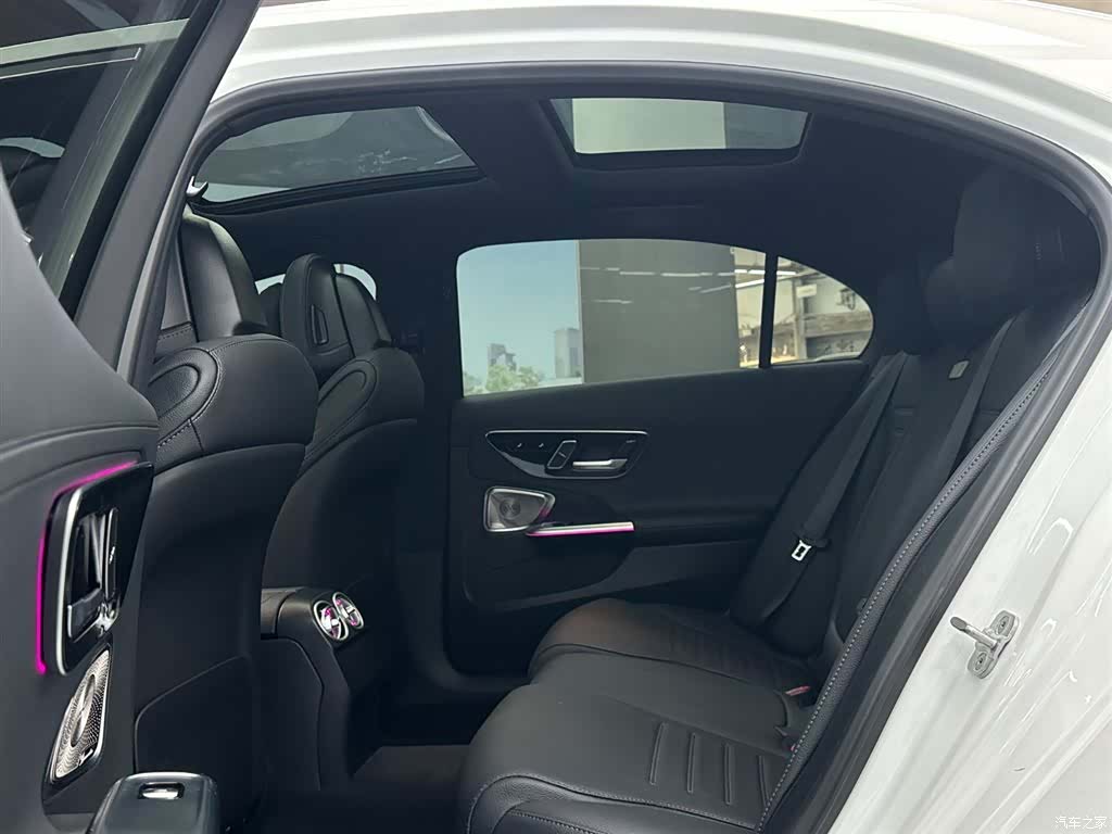 Mercedes-Benz C-Class, 2026 8