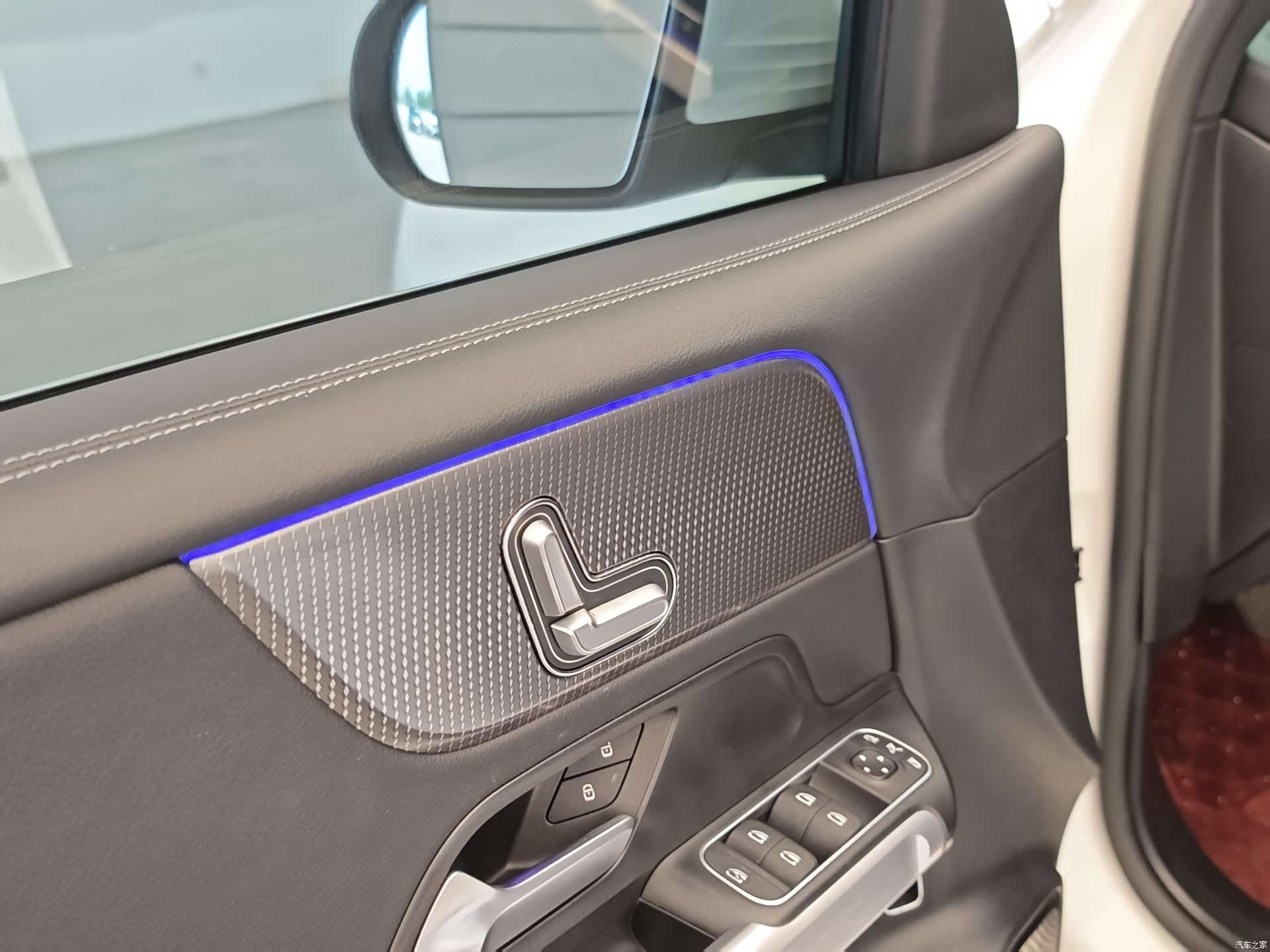 Mercedes-Benz GLB, 2023 18