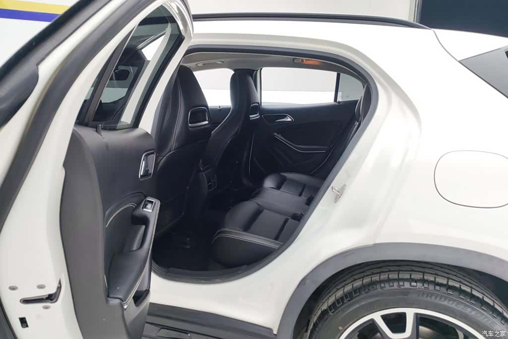 Mercedes-Benz GLA, 2018 11
