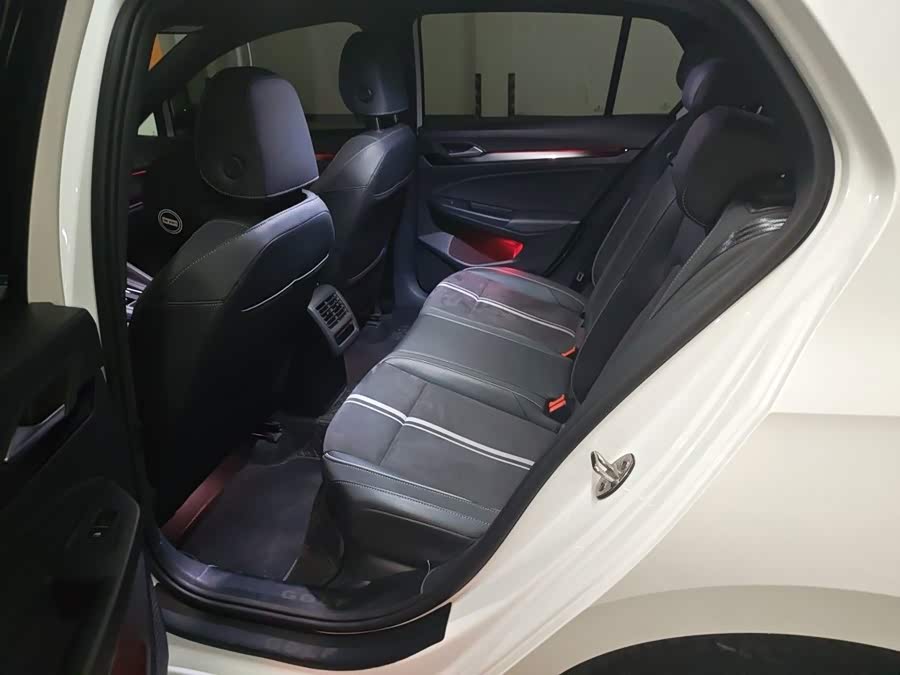 Volkswagen Golf 2024, фото 13