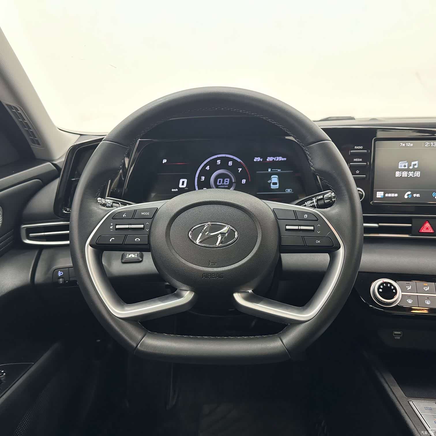 Hyundai Elantra, 2022 12
