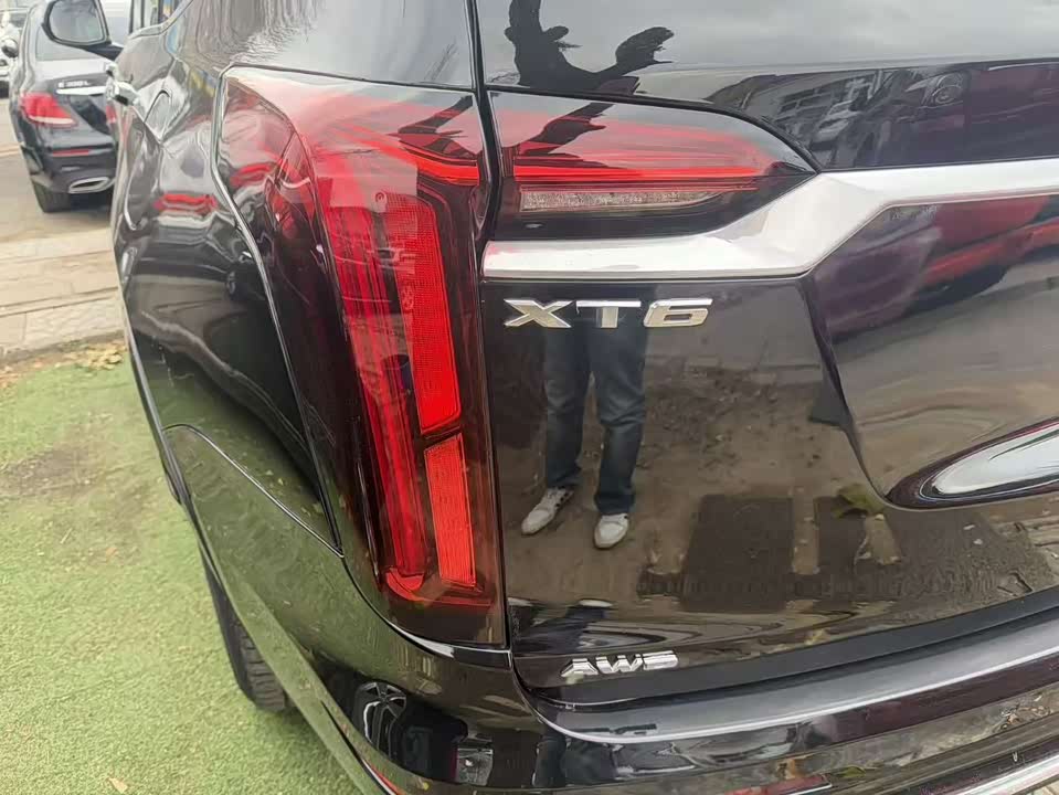 Cadillac XT6