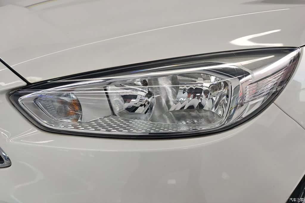 Ford Focus, 2018 все фото