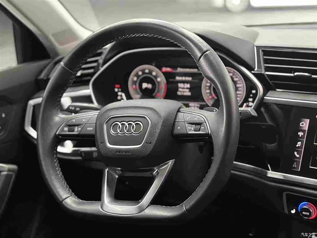 Audi Q3, 2023 13