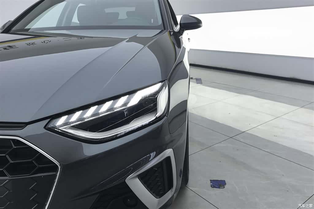 Audi A4L, 2021 все фото