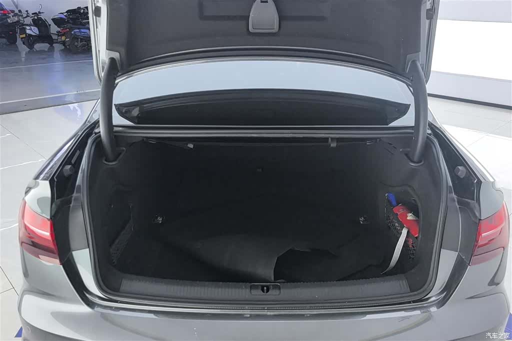 Audi A4L, 2021 4