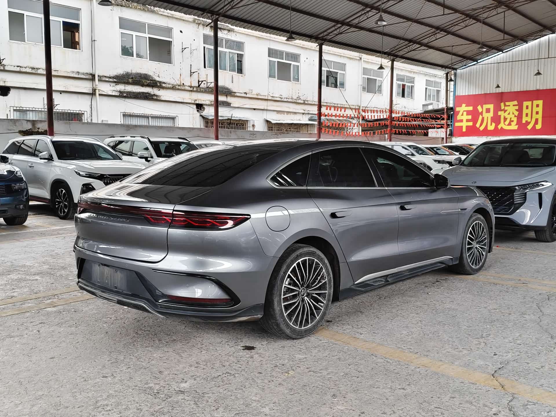 BYD Han, 2023 9