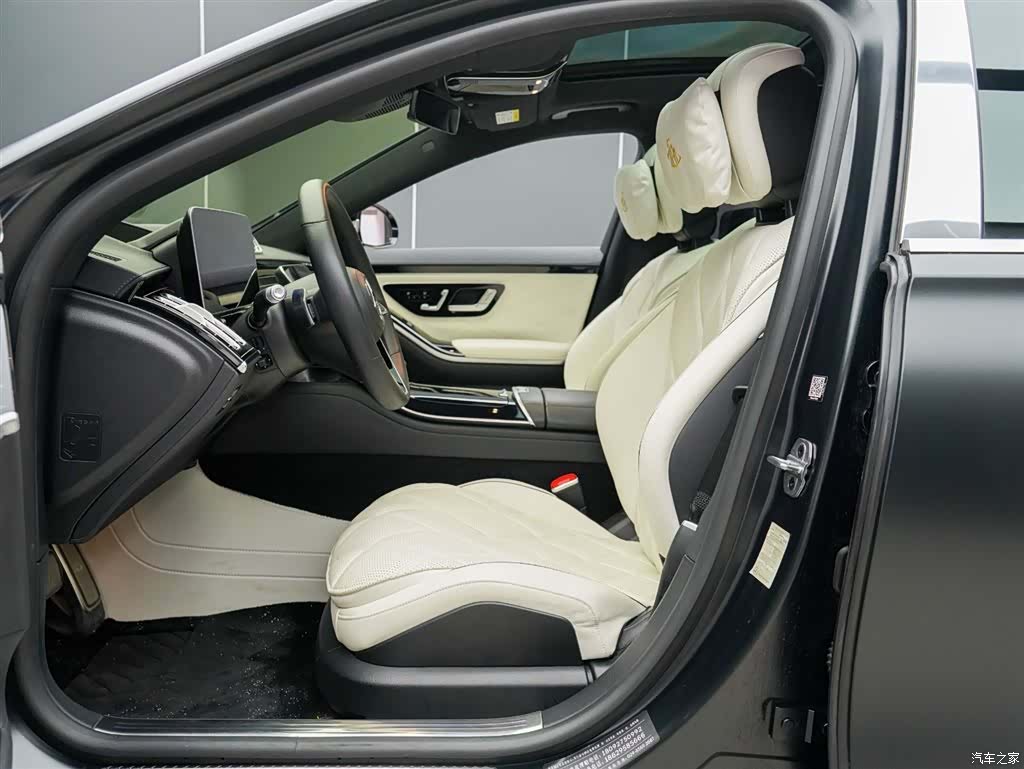 Maybach S-Class, 2023 11
