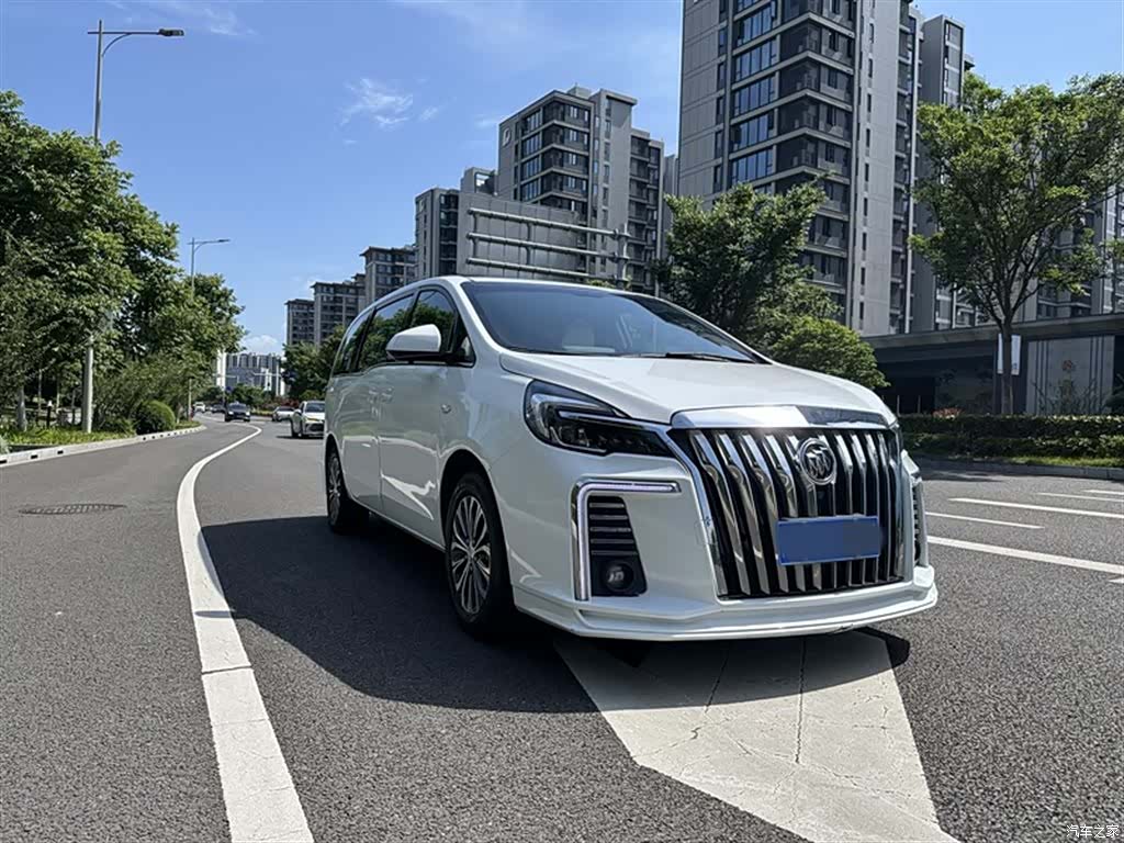 Buick GL8, 2021 3