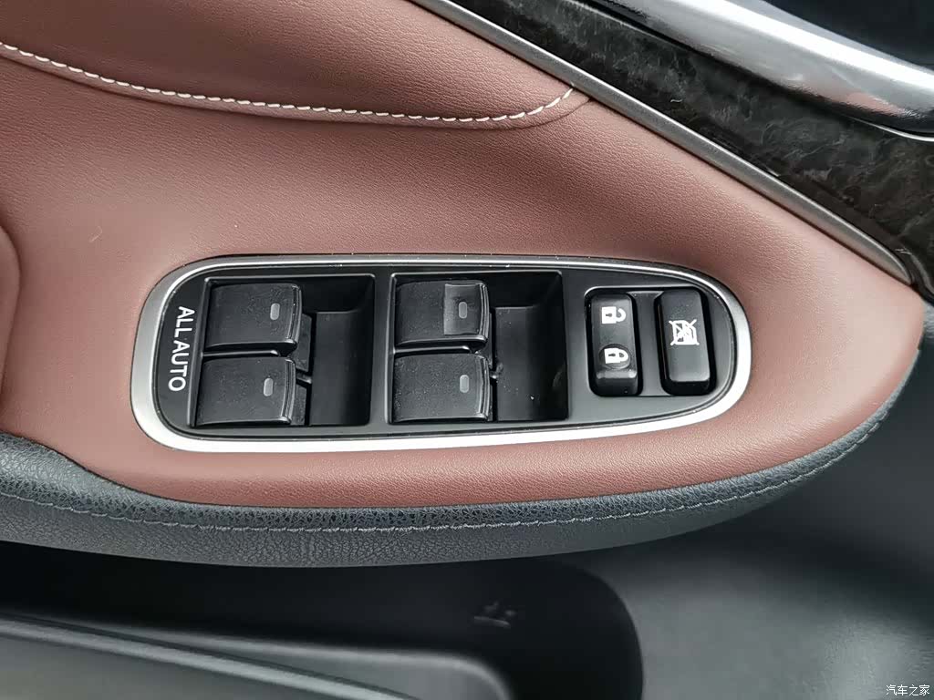 Toyota Crown, 2018 9