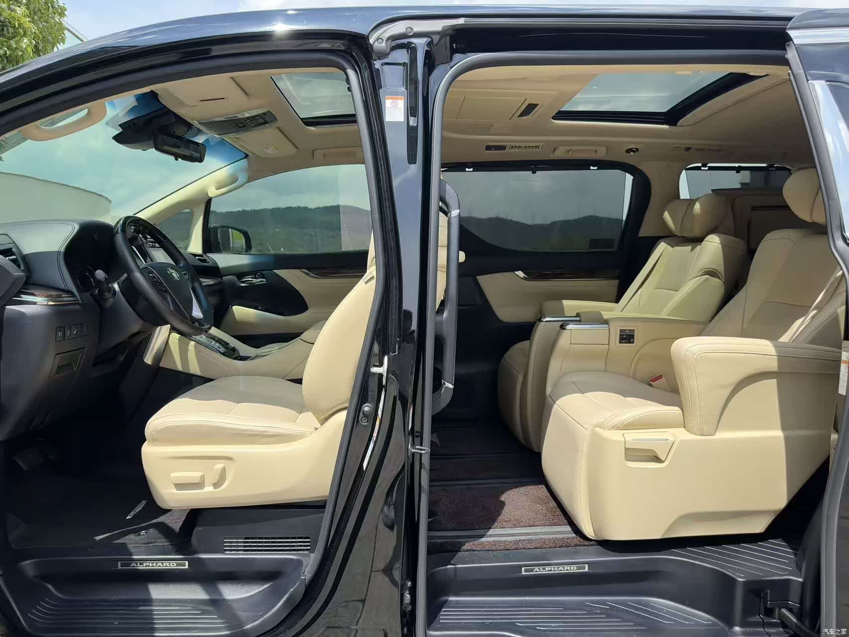 Toyota Alphard, 2020 10