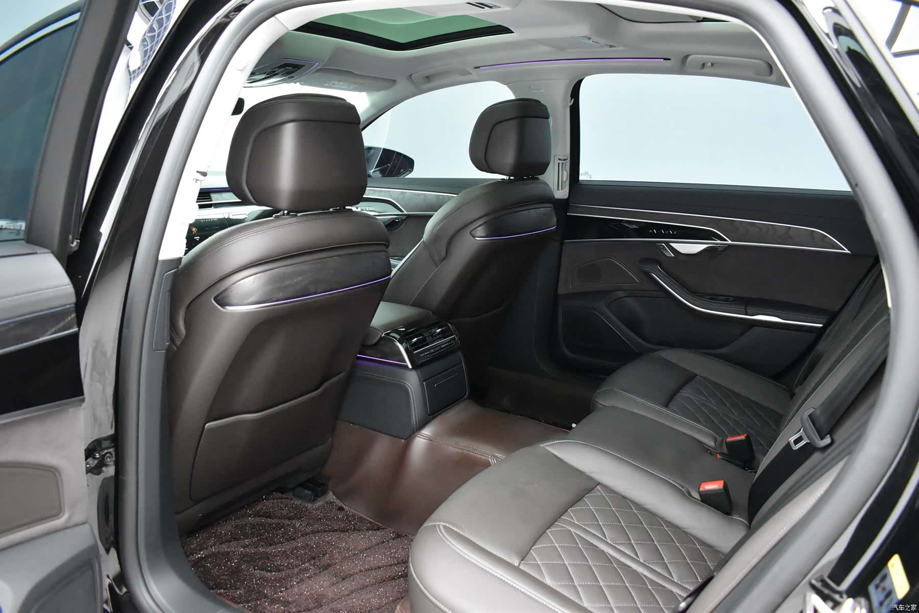 Audi A8L, 2024 20