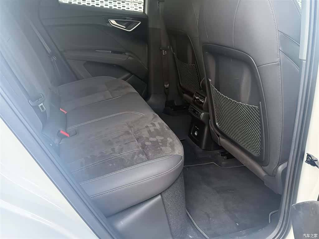 Audi Q4 e-tron, 2023 4