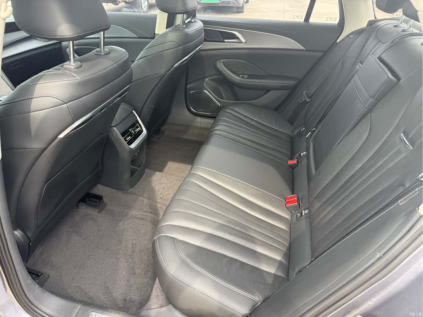 Hongqi H5, 2022 12