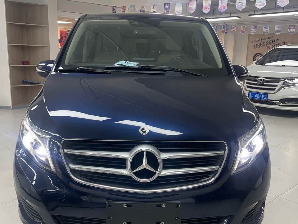 Mercedes-Benz V-class