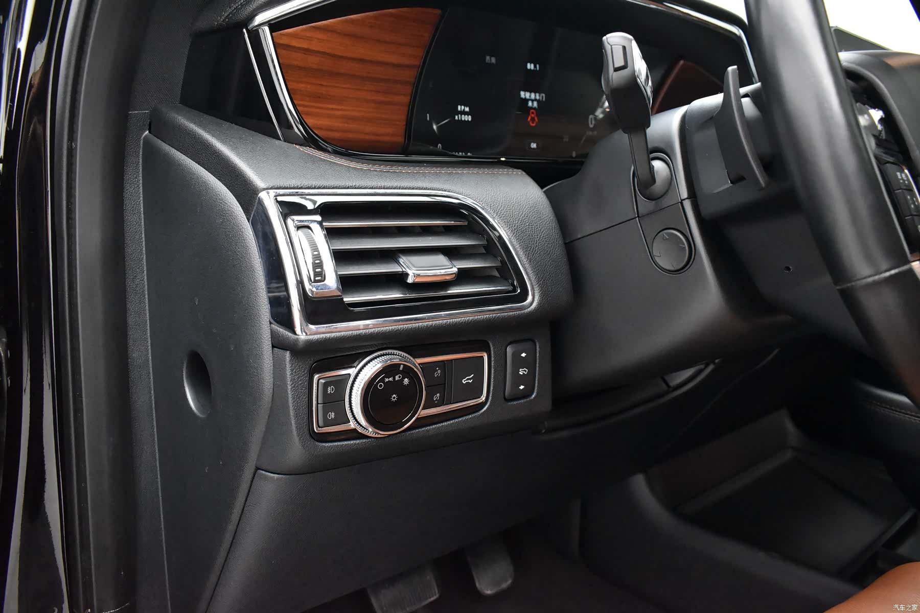 Lincoln Navigator, 2019 18